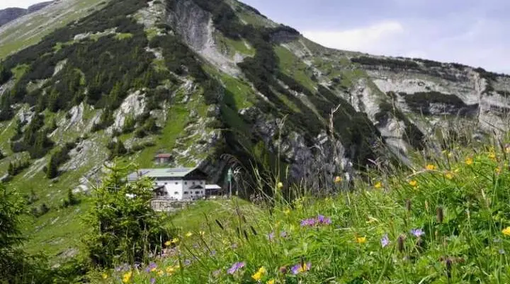 Die Tölzer Hütte am Schafreuter | © DAV/Monika Glasl