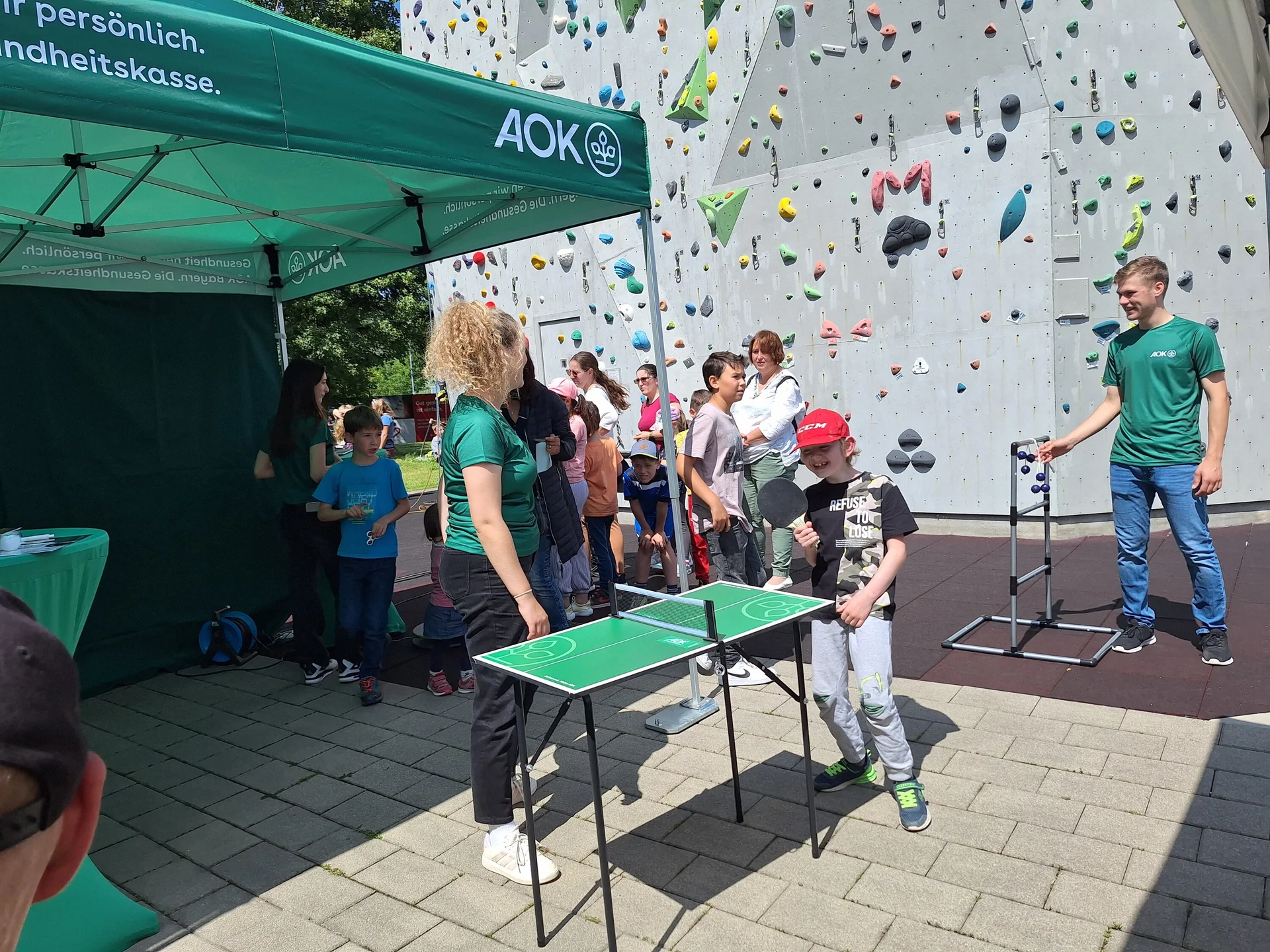 Am AOK-Stand gab es Geschicklichkeitsspiele | © DAV/Barbara Löffler