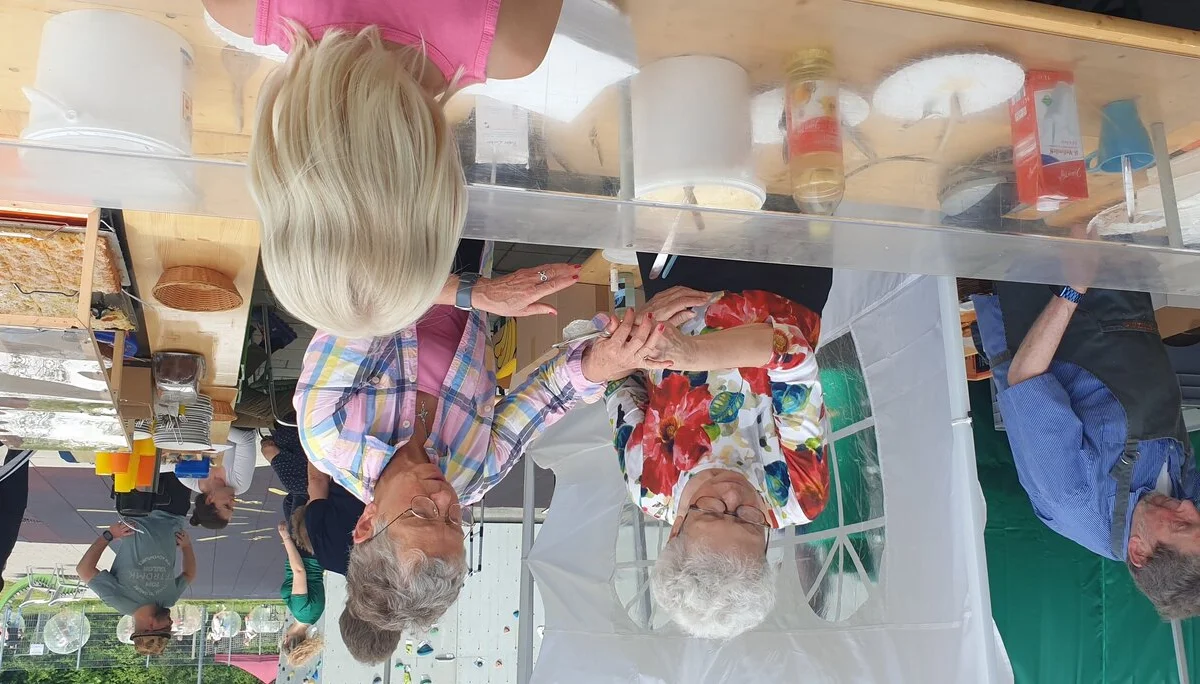 Kaffee, Kuchen, Waffeln wurden angeboten | © DAV/Helga Obermüller