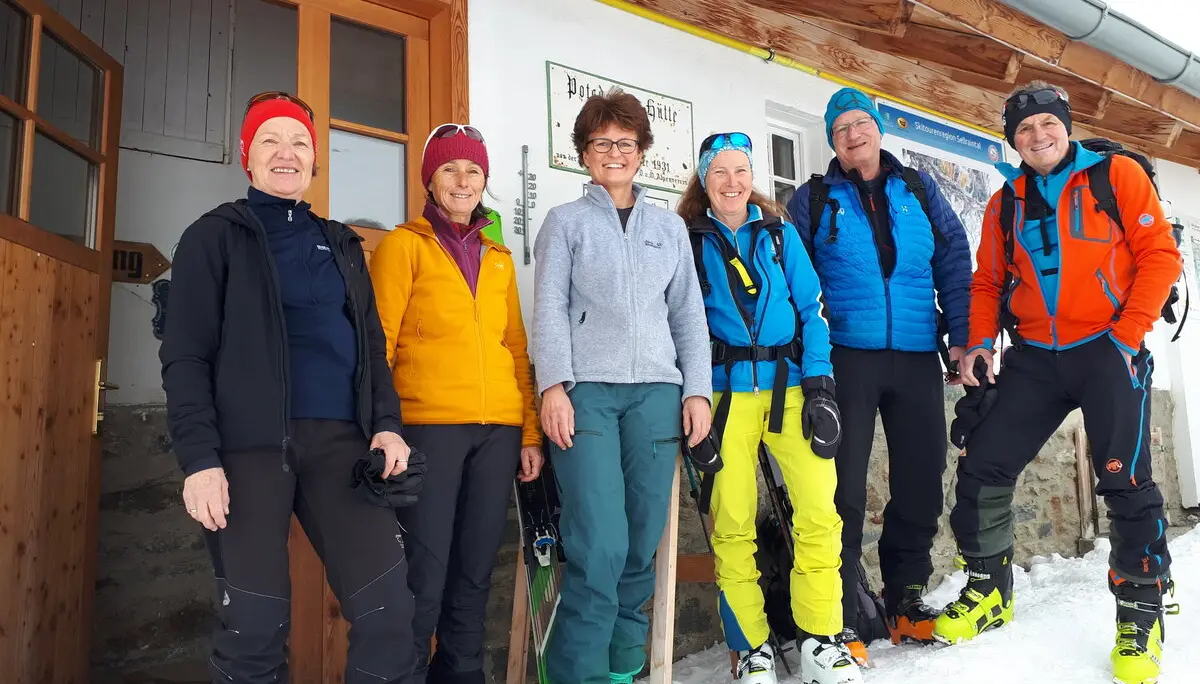 Vor der gemütlichen Potsdamer Hütte | © Wolfgang Zenkner