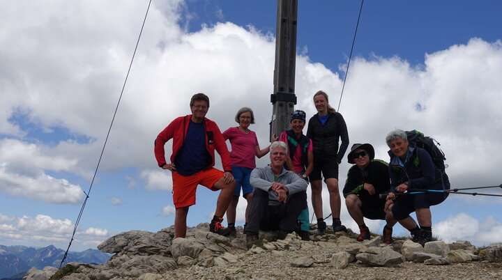 Gipfelfoto - v.l.n.r. - Peter, Marianne, Hans, Helga, Angela, Max, Susanne | © DAV/Hans Durst
