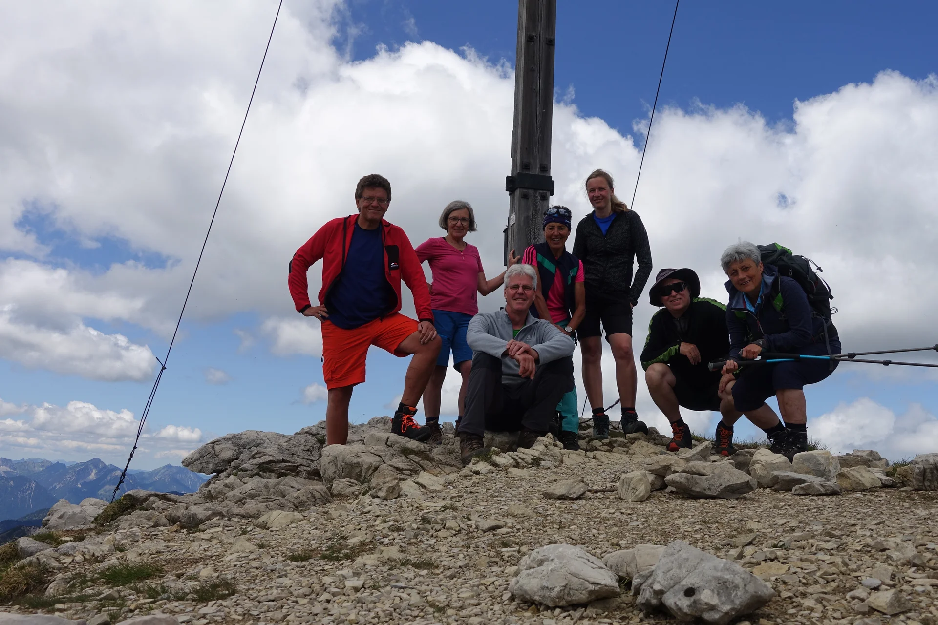 Gipfelfoto - v.l.n.r. - Peter, Marianne, Hans, Helga, Angela, Max, Susanne | © DAV/Hans Durst