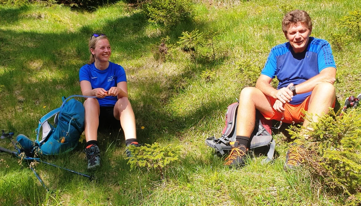 Pause beim Aufstieg - Angela und Peter | © DAV/Helga Obermüller
