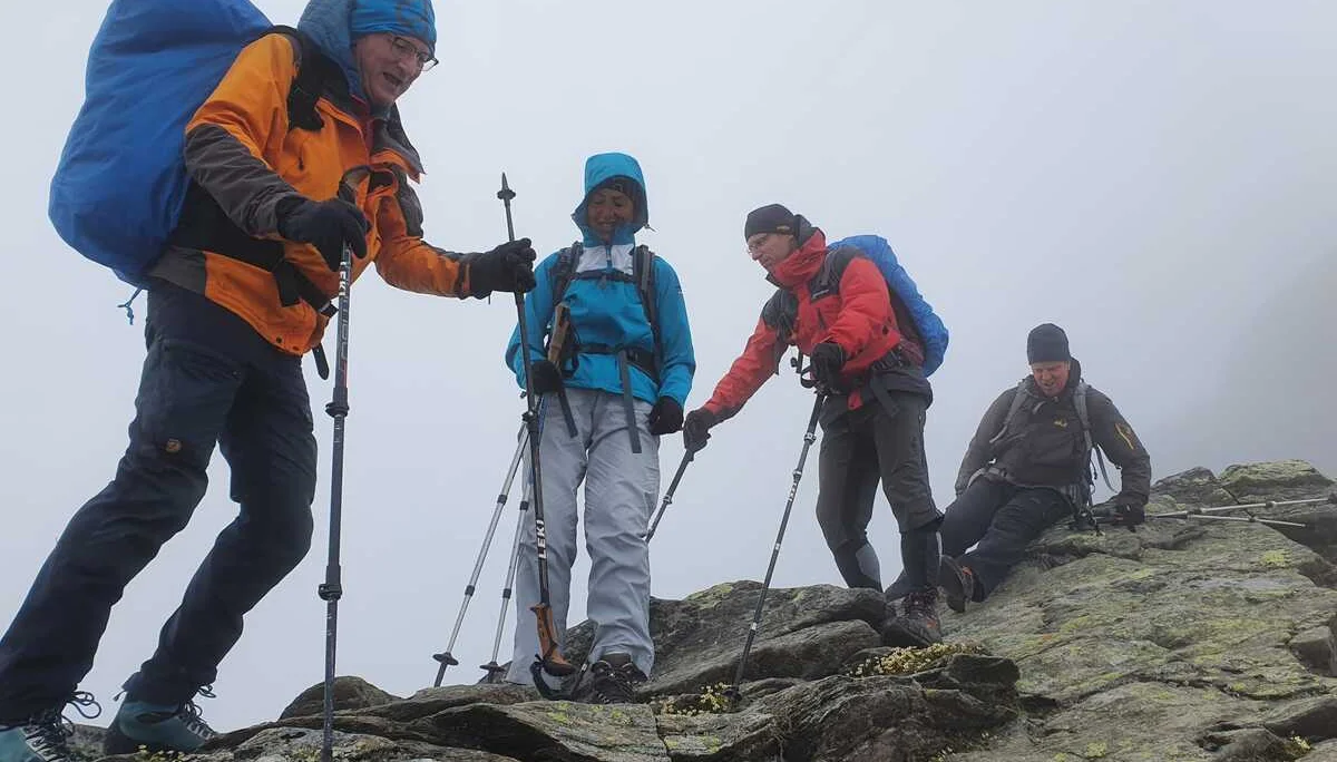 Zugig war's am Gipfel - deshalb schnell wieder runter | © Max Bollwein