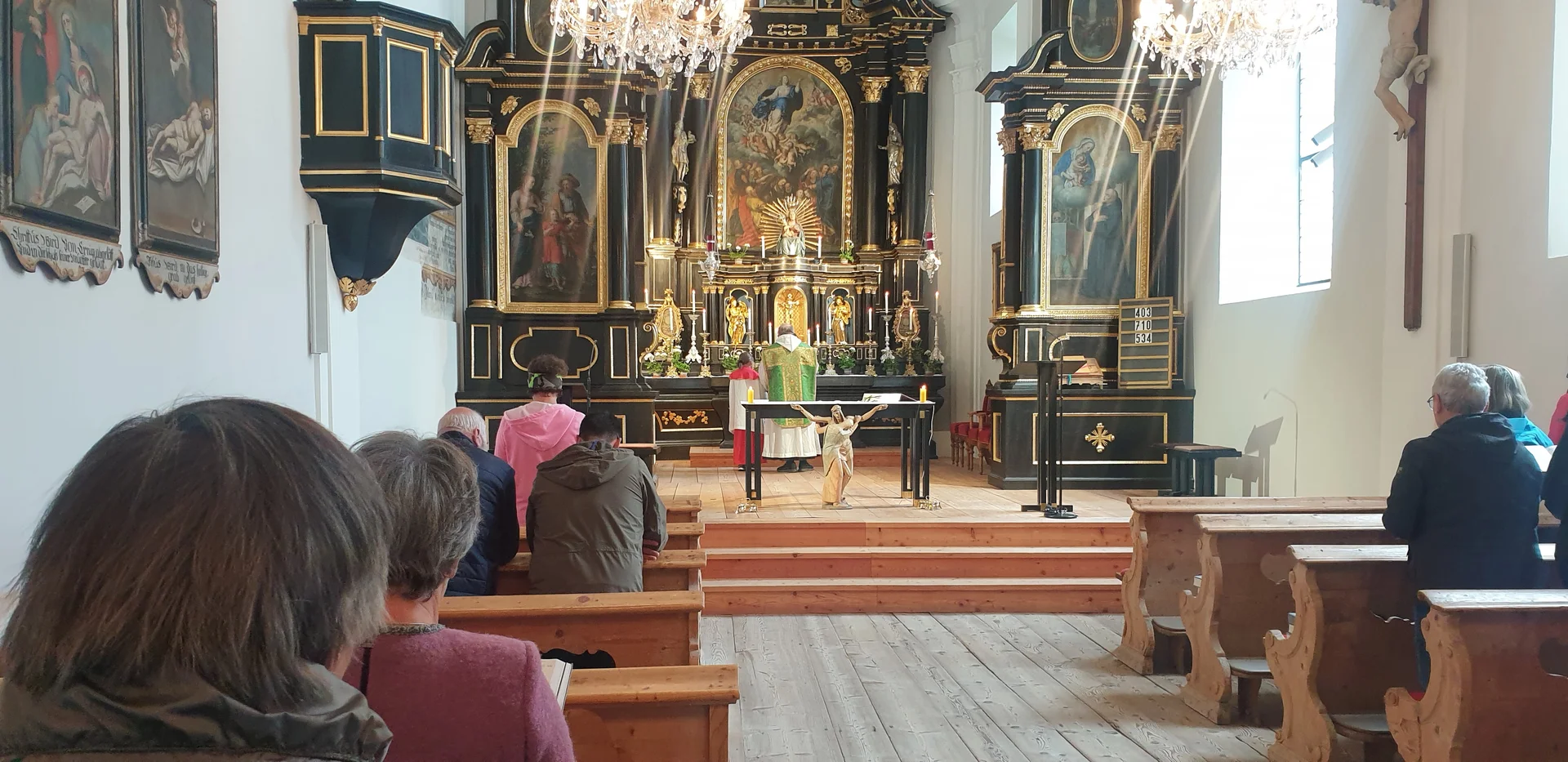 Gottesdienst in der Kirche Maria Waldrast | © DAV/Helga Obermüller