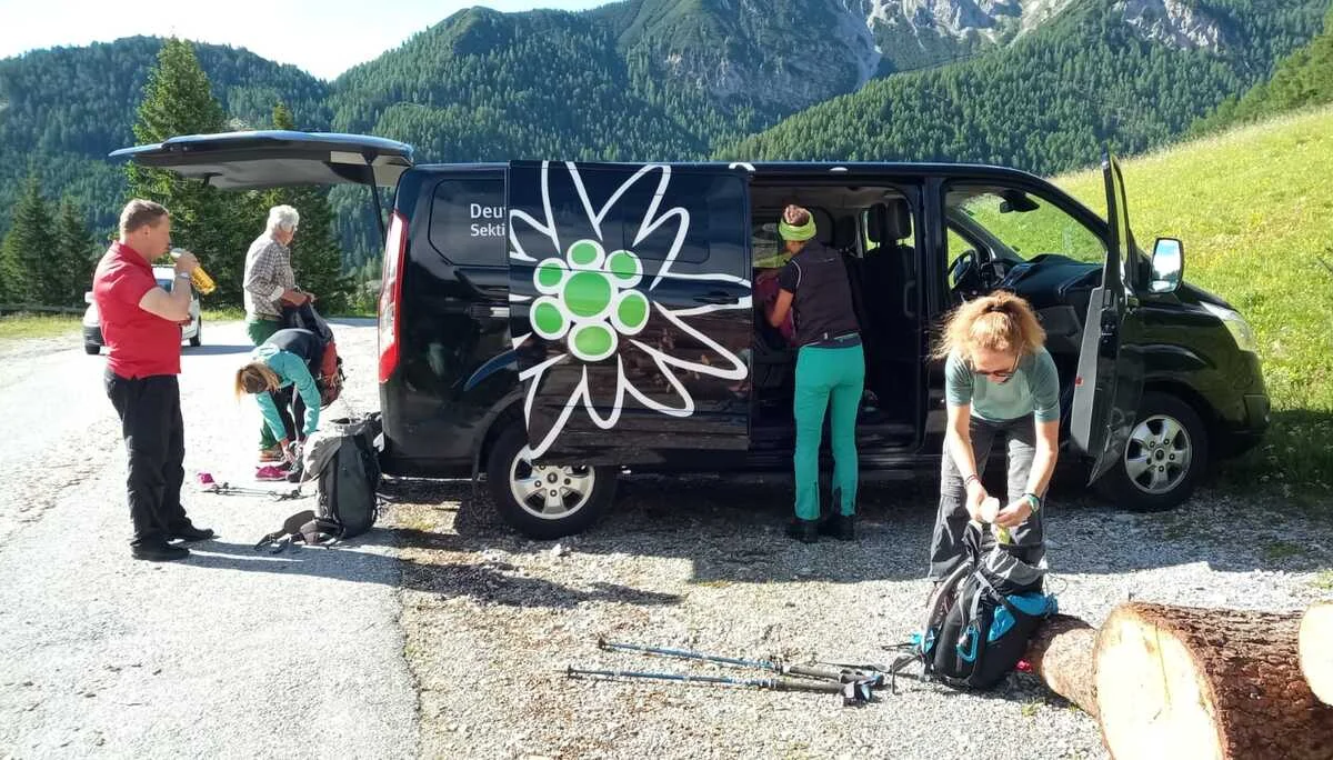 Fahrt mit dem Vereinsbus | © Birgit Baumer-Waltersdorf
