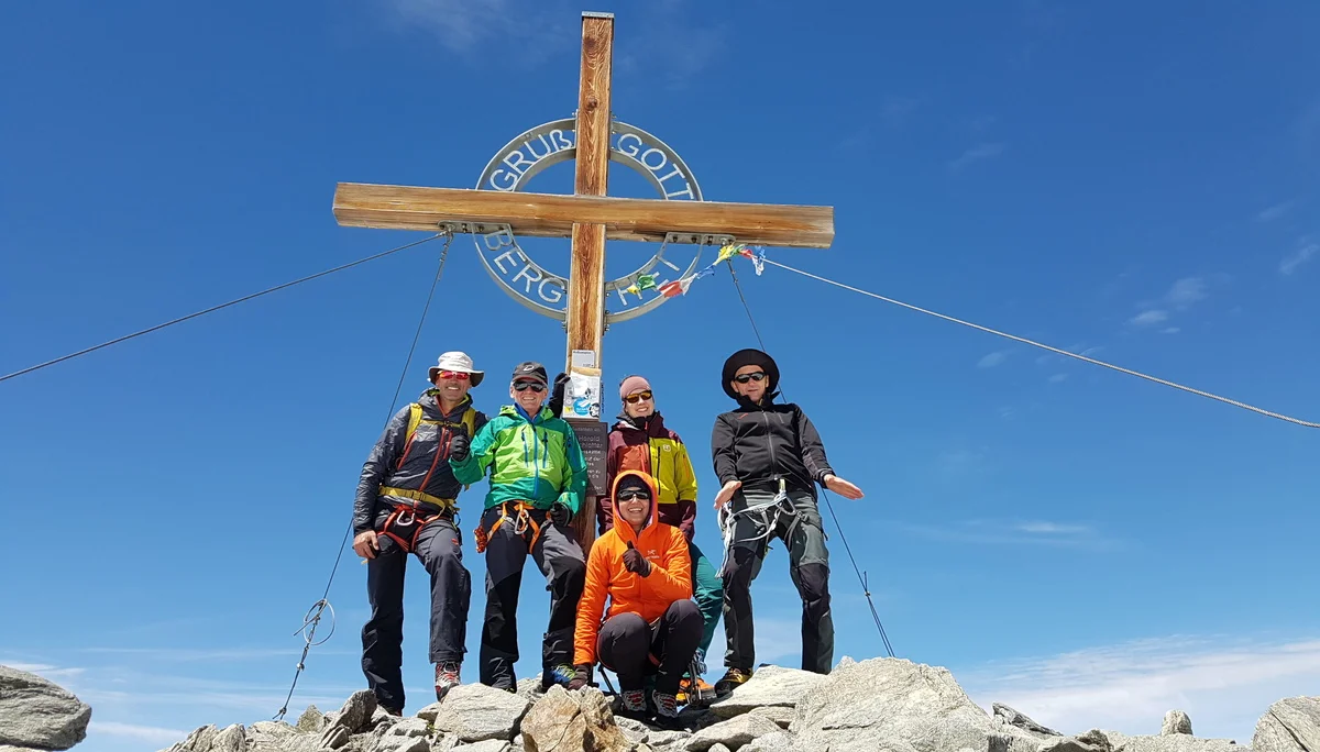 Auf dem Gipfel der Weißseespitze | © Manuela Janser