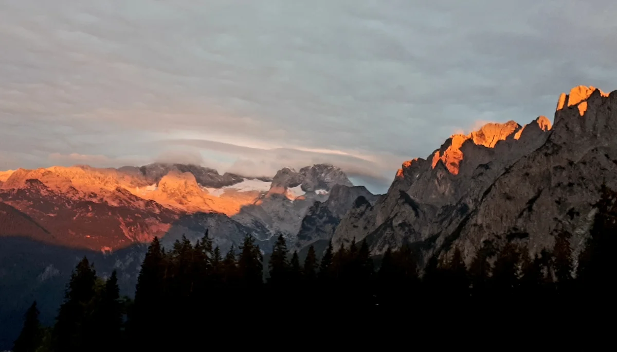 Sonnenaufgang an der Gablonzer Hütte | © DAV/Barbara Löffler