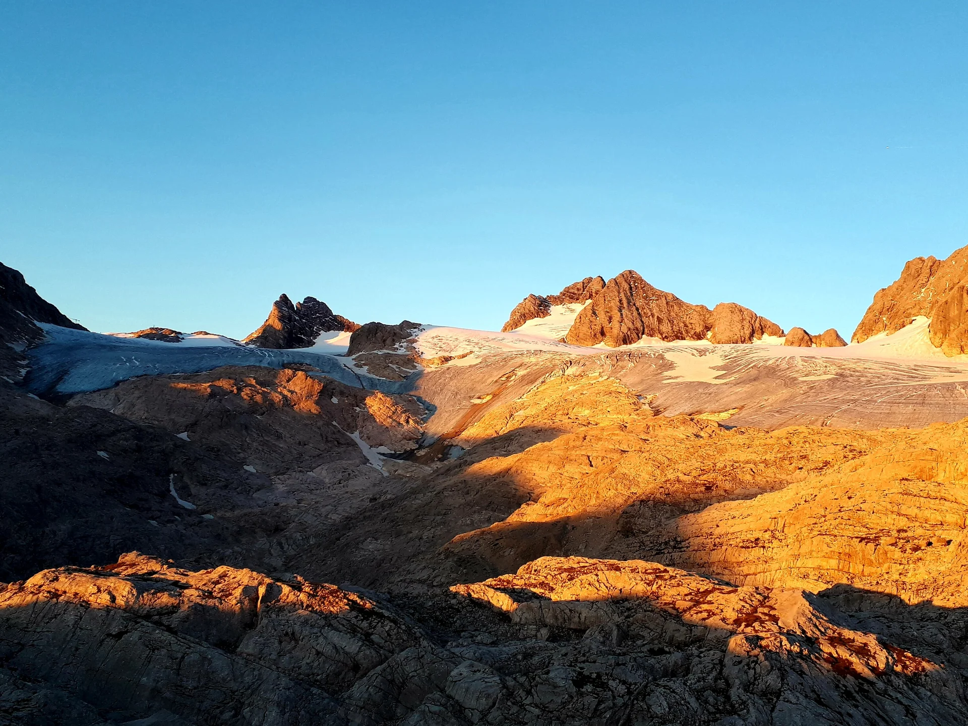 Sonnenuntergang über dem Dachsteingletscher | © DAV/Barbara Löffler