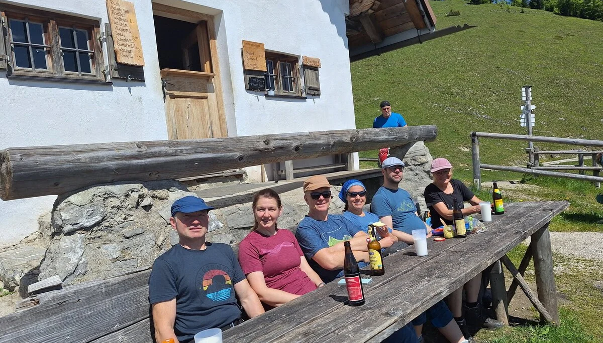 Brotzeit an der Staffelalm | © DAV/Barbara Löffler