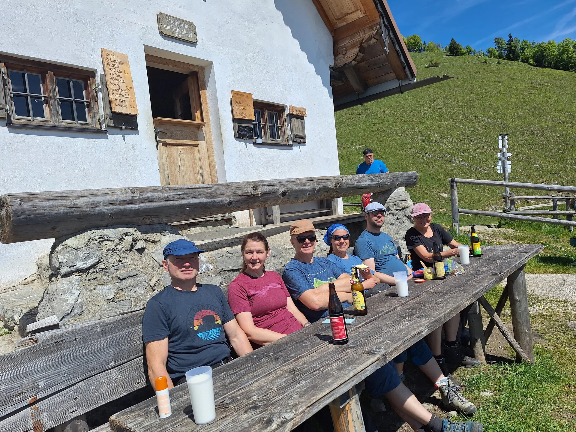 Brotzeit an der Staffelalm | © DAV/Barbara Löffler
