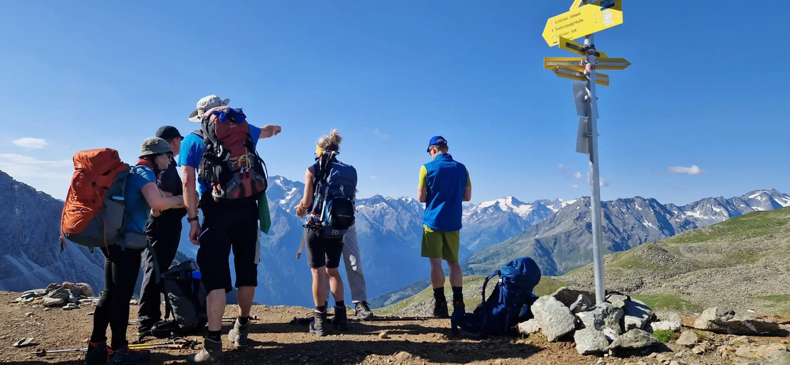 Vor dem Aufstieg zum Burgstall | © Haiko Pohl