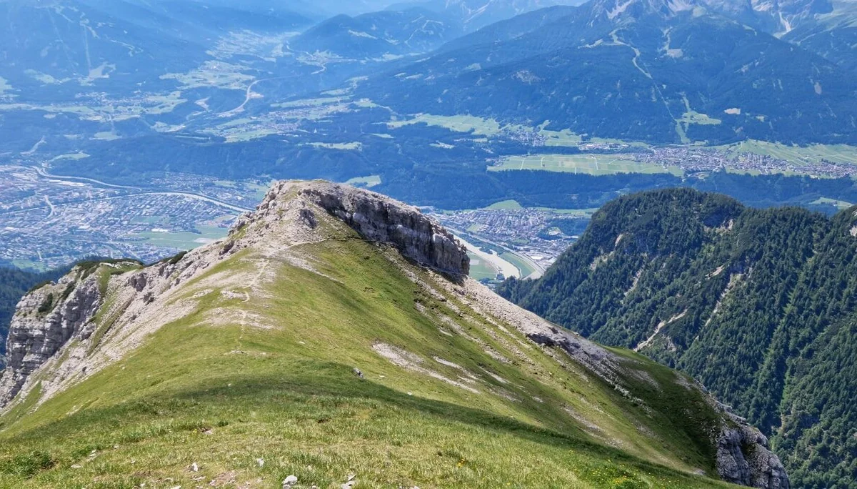 Tiefblick nach Innsbruck | © Haiko Pohl
