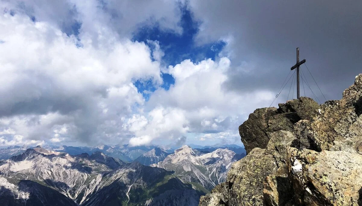 Gipfelkreuz Hoher Riffler (3162 m) | © Susanne Sagner