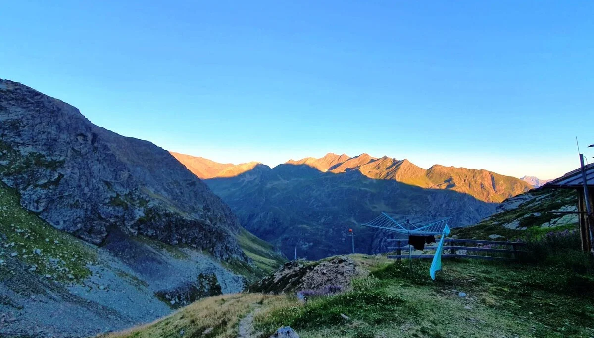 Sonnenaufgang auf der Edmund-Graf-Hütte | © Max Bollwein