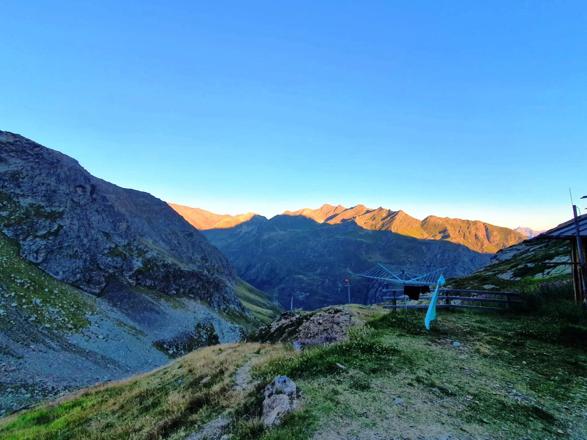 Sonnenaufgang auf der Edmund-Graf-Hütte | © Max Bollwein