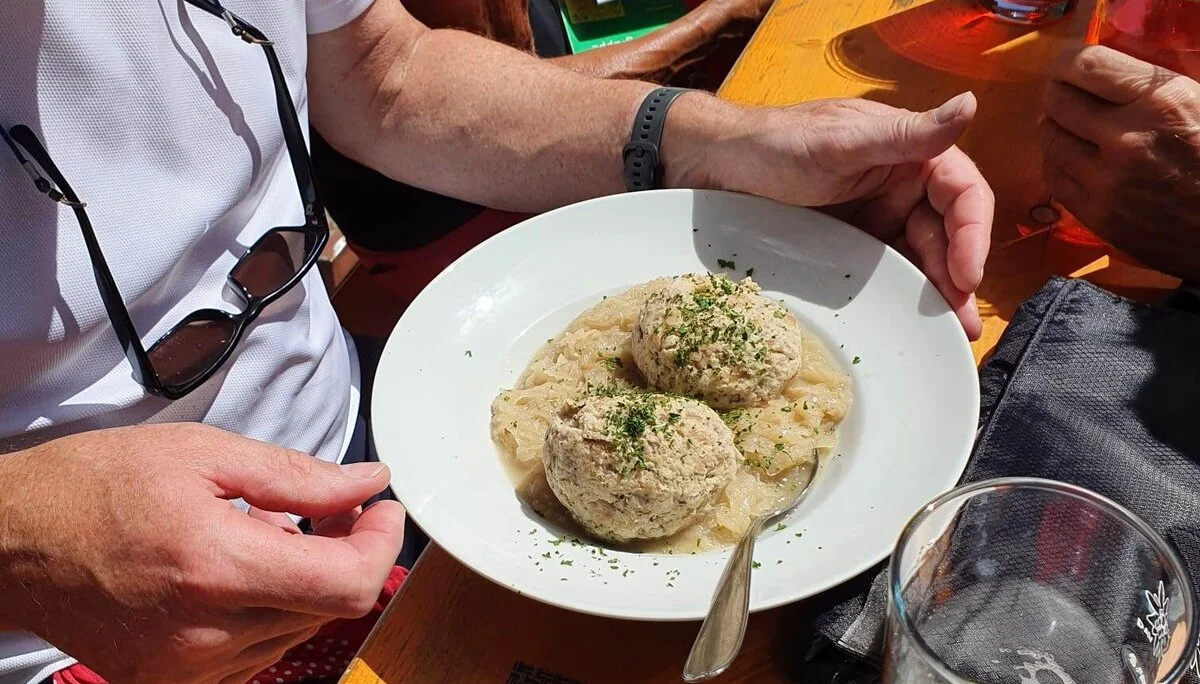 Pause an der Niederelbehütte | © Max Bollwein