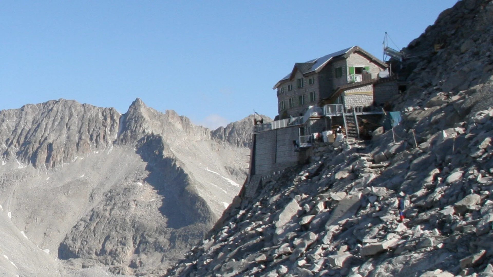Rifugio ai Caduti dell‘Adamello  | © wikipedia