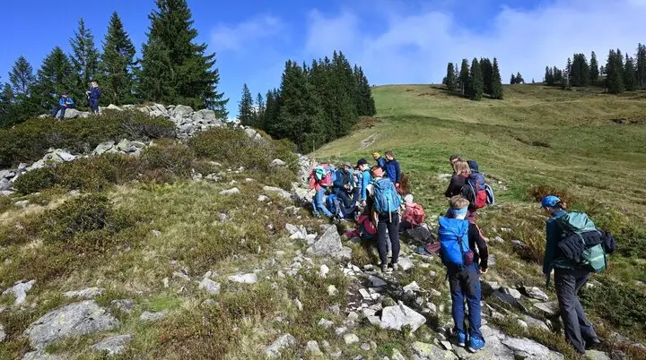Aufstieg am Steinhaufen vorbei | © Michael Puppe