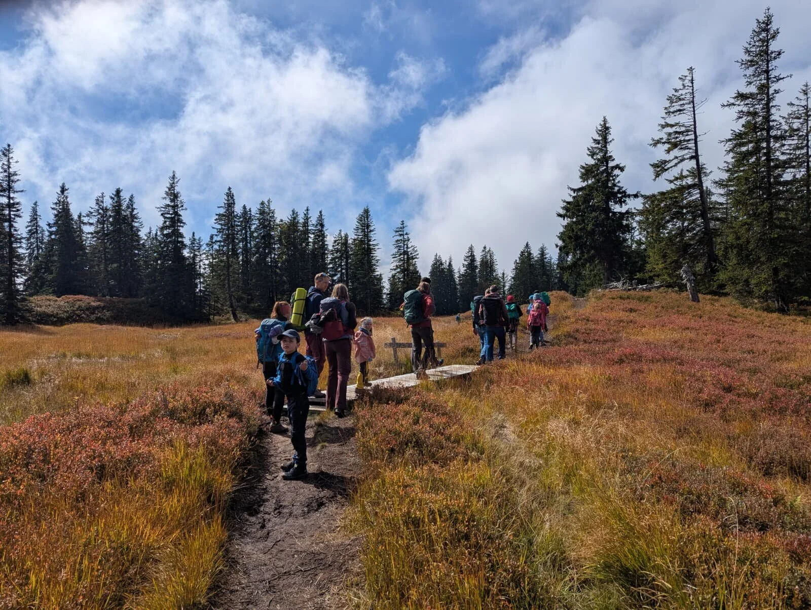 Auf dem Weg durchs Hochmoor | © Michael Puppe
