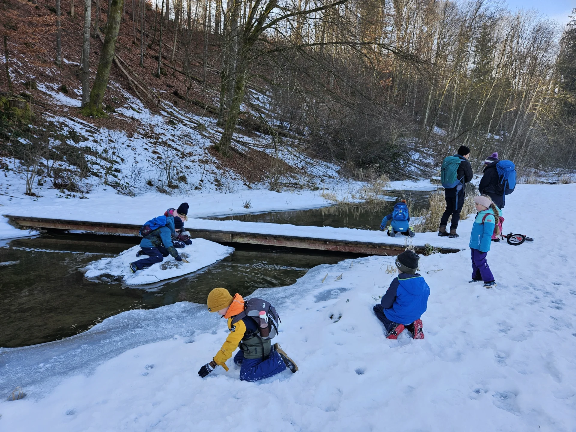 Entdeckungsreise am winterlichen Ufer | © DAV/Mareen Mühle
