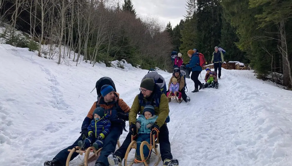 Die Steilwandstöpsel beim Rodeln an der Hündleskopfhütte | © DAV/Sophie Scupin