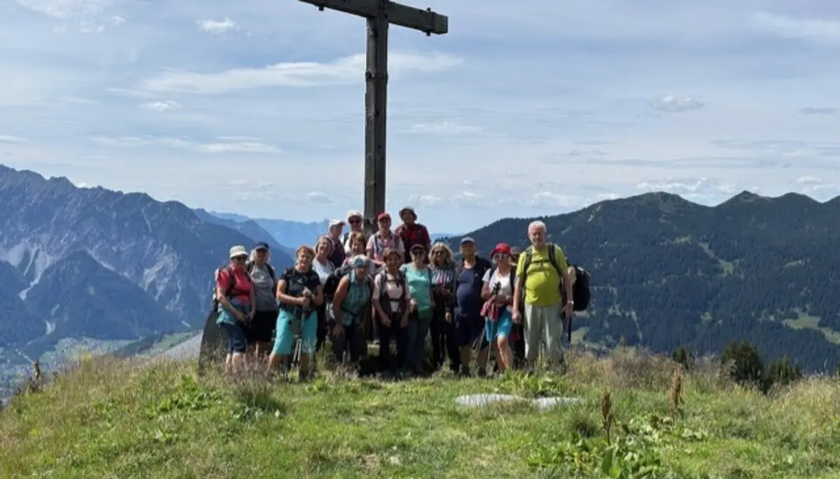 Wanderwoche in Bludenz - Gruppe 2 am Gipfel | © DAV/Beate Schak