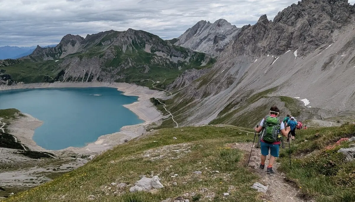 Wanderwoche in Bludenz - Blick von oben auf den Lünersee | © DAV/Beate Schak