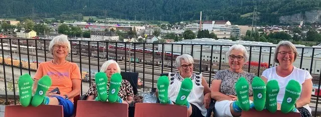 Wanderwoche in Bludenz - Spaß auf der Terrasse des Hotels am letzten Abend | © DAV/Beate Schak