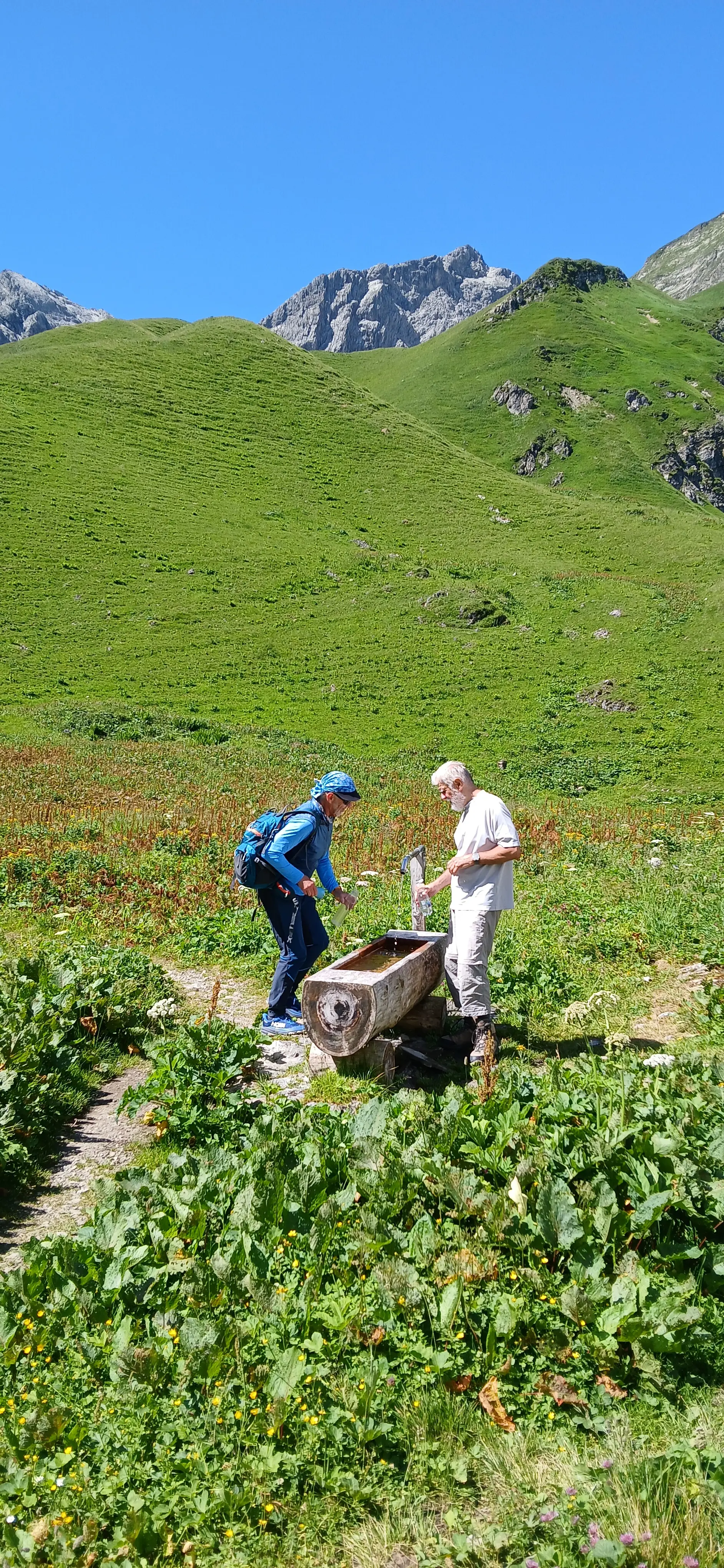 Bergtour im Wildental/Kleinwalsertal - frisches Wasser tanken | © DAV/Siegfried Stanzel