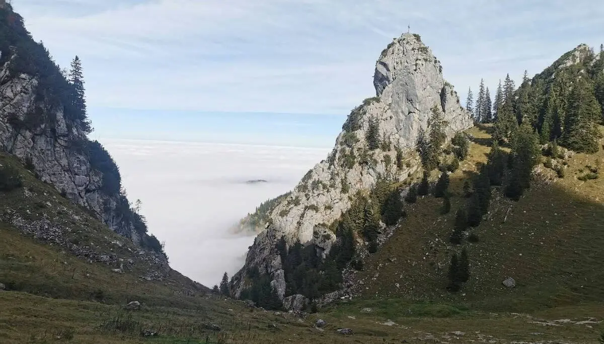 Blick zum Geißelstein-Nebelmeer im Hintergrund | © Mathias Eckle