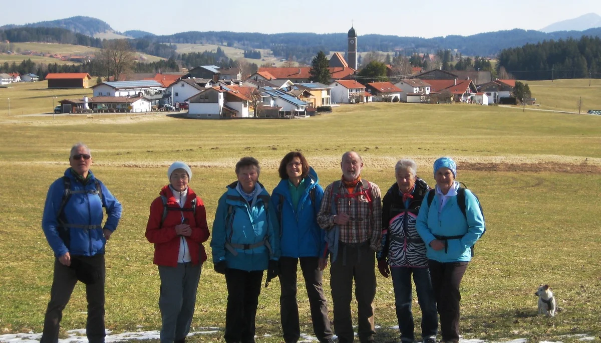 Gruppenbild mit Blick auf Speiden | © DAV/Siegfried Stanzel