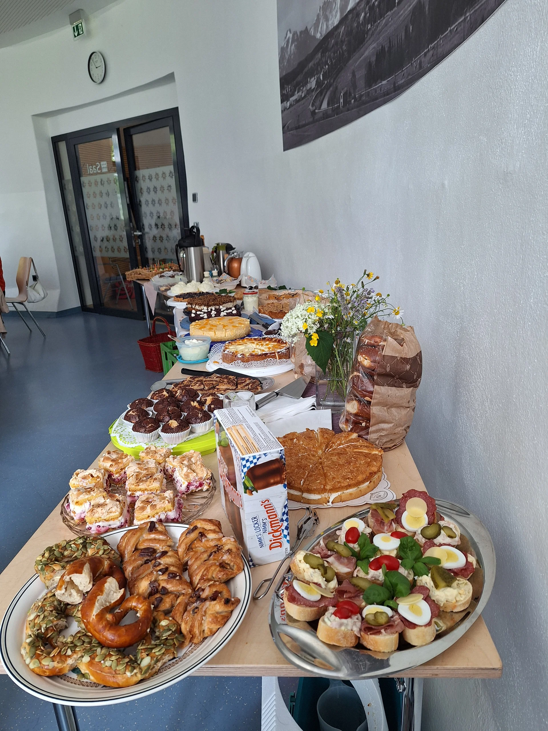 Viele Leckereien für die Gäste | © DAV/Barbara Löffler