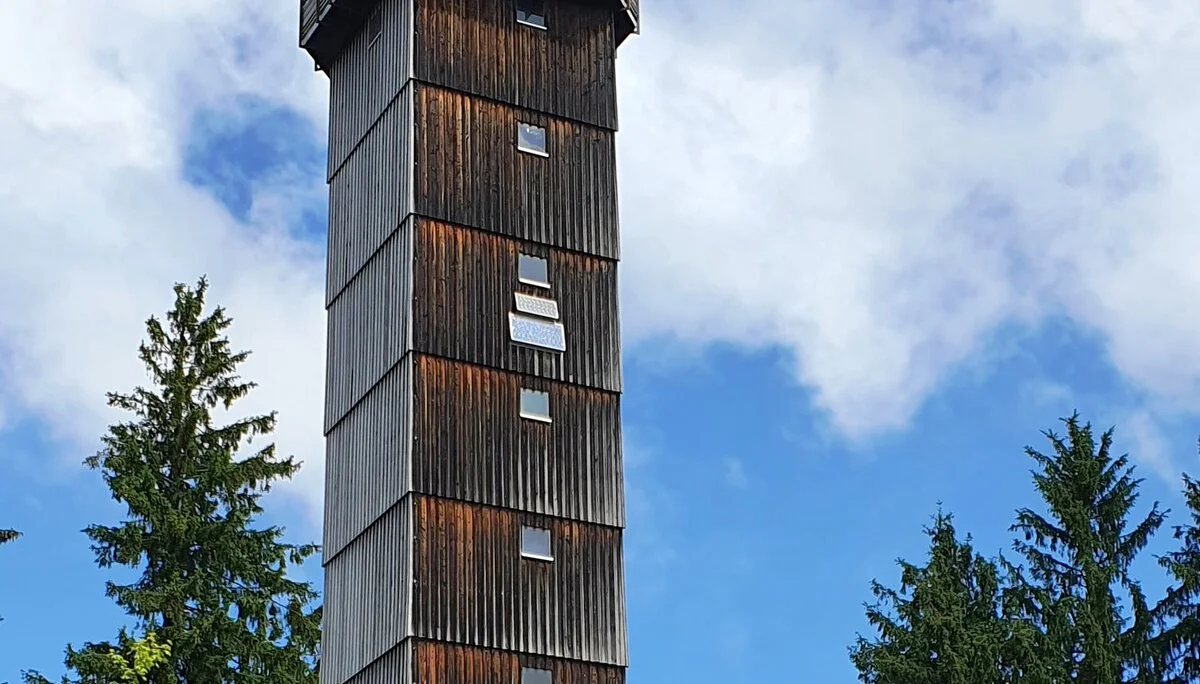 Der 28,5 m hohe Turm | © DAV/Werner Létang