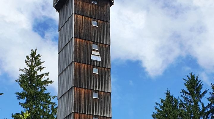 Der 28,5 m hohe Turm | © DAV/Werner Létang