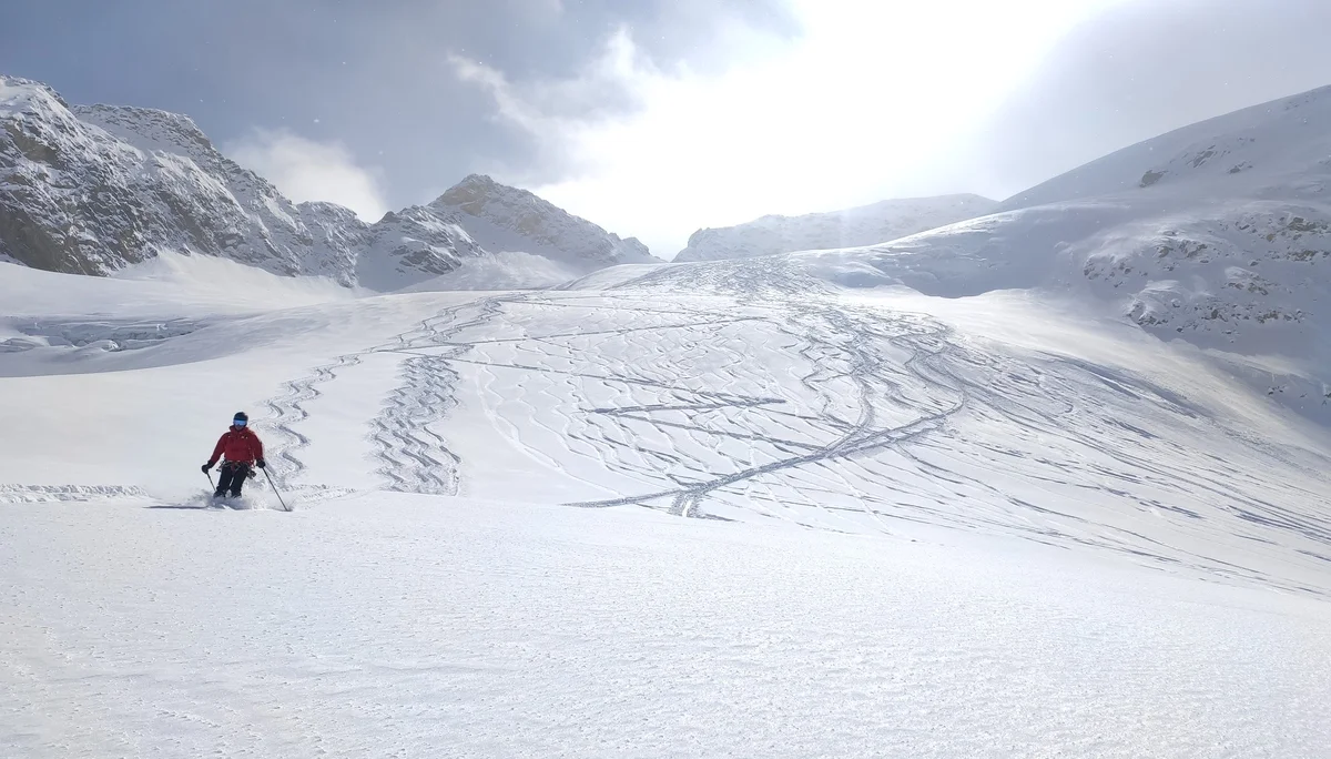 Zwei Spuren im Schnee | © DAV/Marvin Hausmann