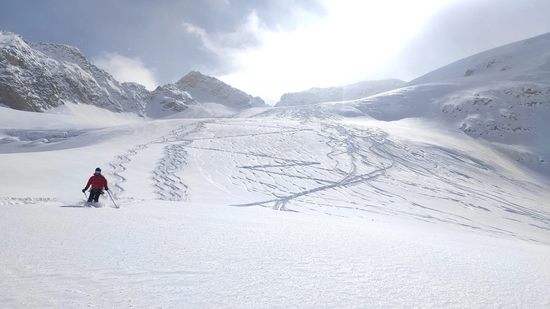 Zwei Spuren im Schnee | © DAV/Marvin Hausmann