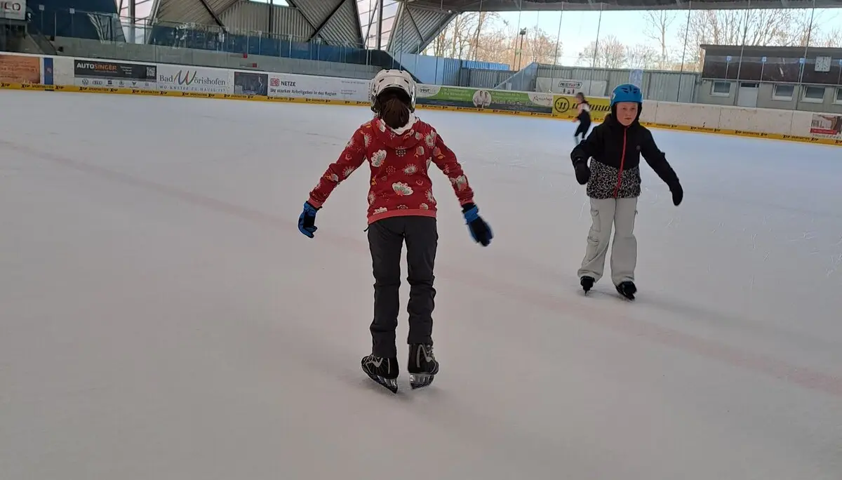 Eisläufer auf dem Eis | © DAV/Carolin Ullrich