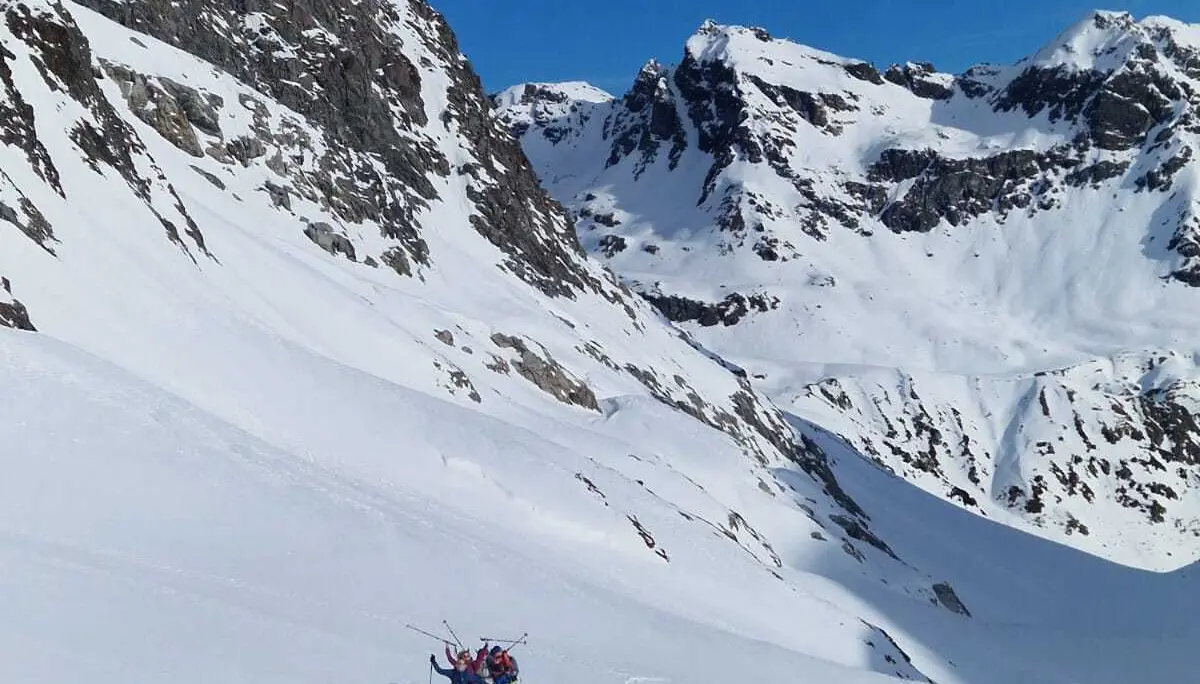 Die "Jungen Wilden" unterwegs zum Tourentraum bei Kaiserwetter | © DAV/Vera Langguth