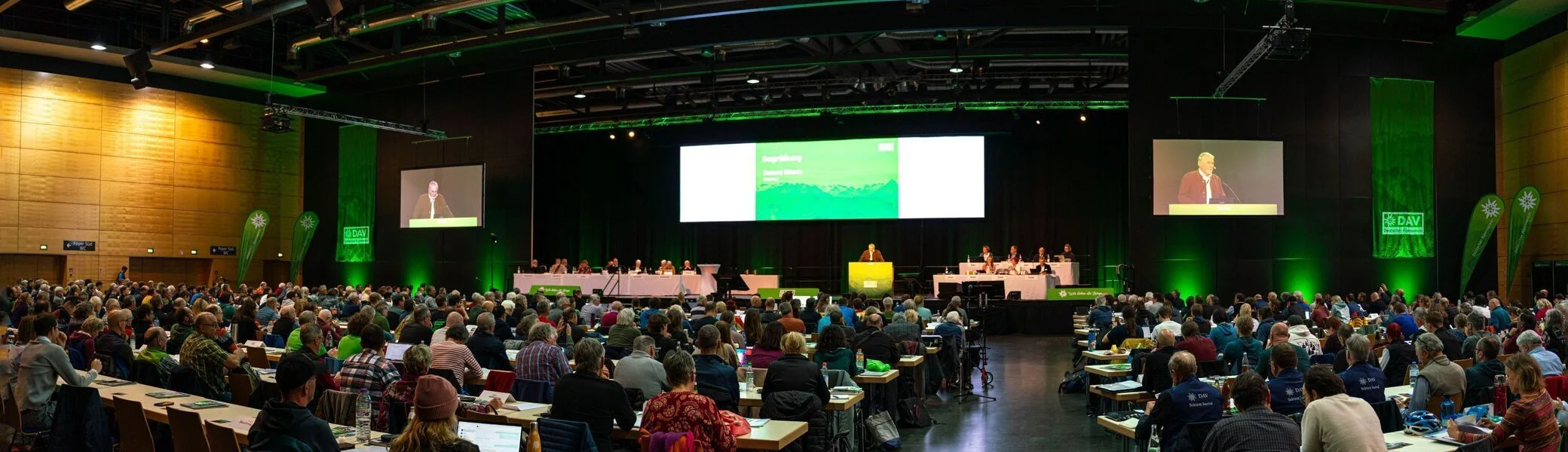 Das Plenum der DAV-Hauptversammlung in Passau | © DAV / Julian Rohn